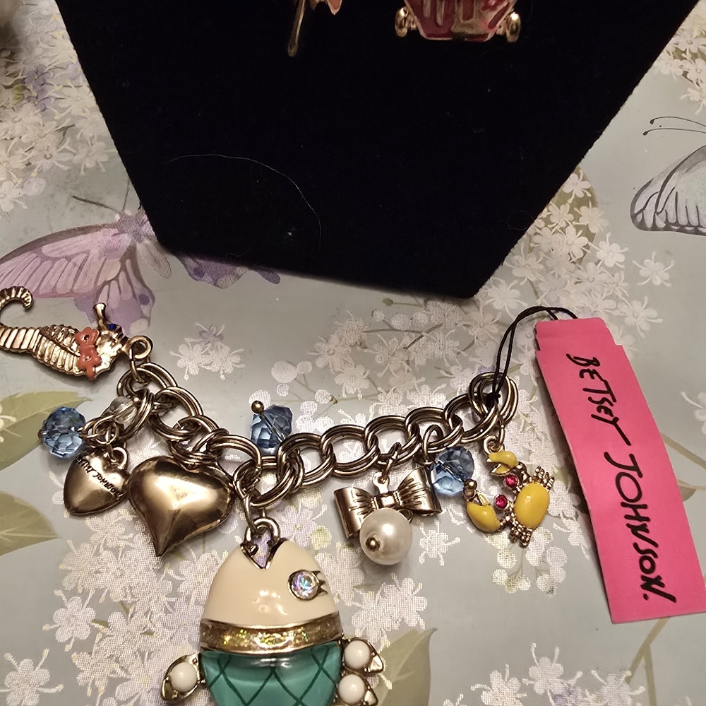 3 Pc., 1 Pc CHARMS ONLY (Betsey Johnson) Juicy Couture Bracelet, Heart Charms Br - Picture 8 of 8